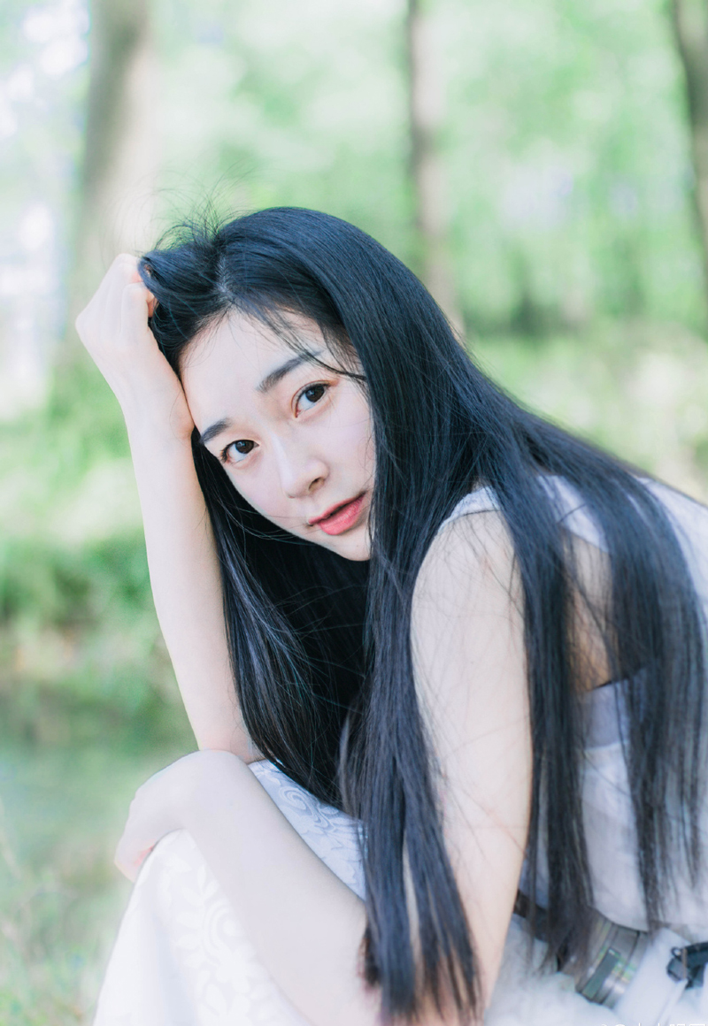 虽然面色依旧沉着，但此刻看着四面八方几乎是一面倒的战斗，除了等死，陈到没有任何办法。